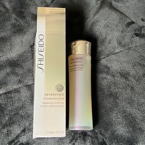 SHISEIDO WRINKLE RESIST 24.  NEW IN BOX